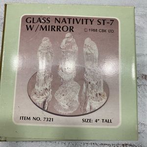 Vintage Glass Nativity ⛪️✝️🎄